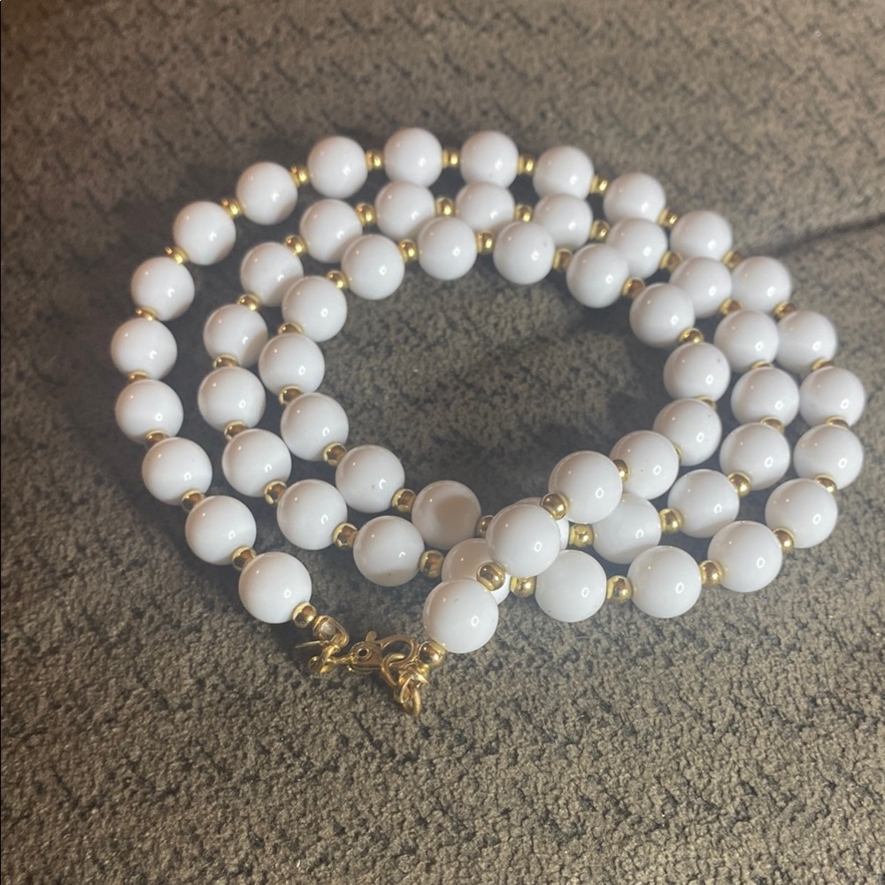 Vintage Monet White and Gold Beaded Necklace
